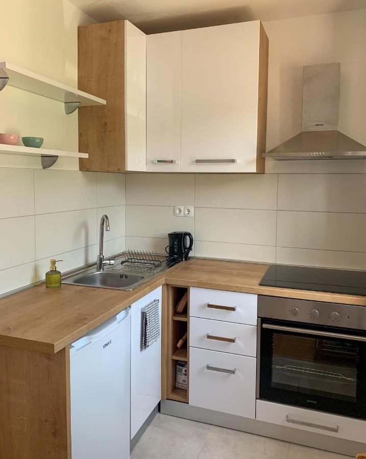Apartman Mare Blace Exteriör bild